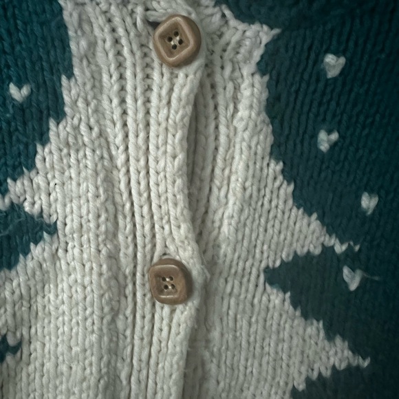 Vintage Handmade Wool Women's Sweater with Cabin and Crescent Moon Winter Scene - Picture 4 of 14
